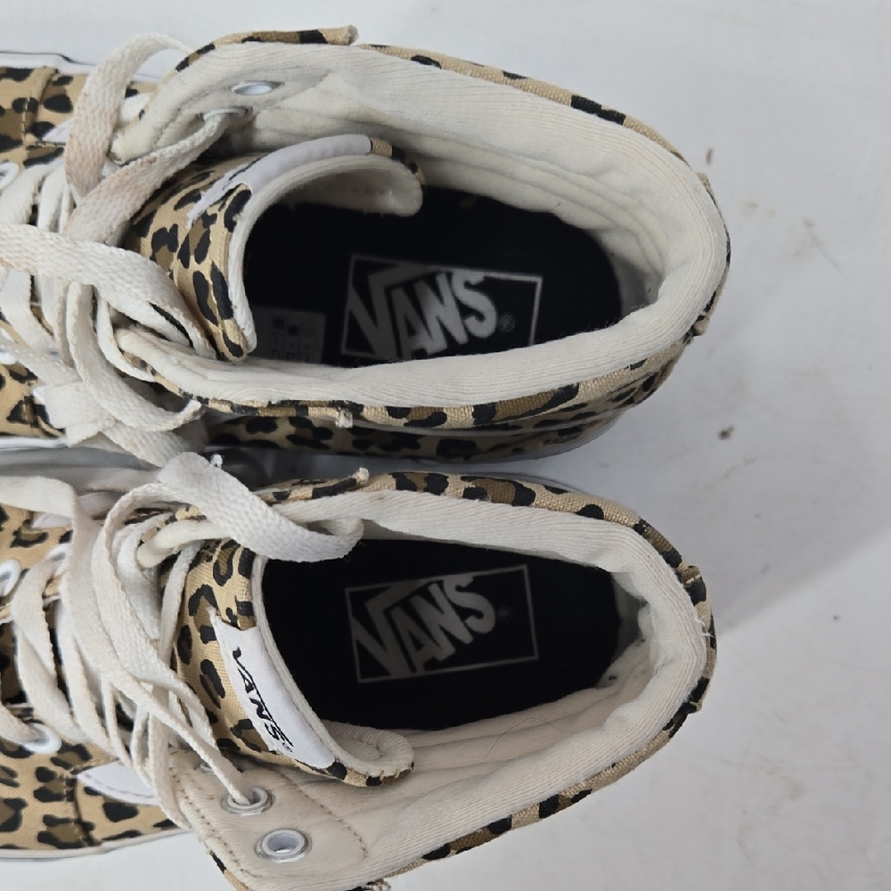 Vans High-Top Sneakers with Leopard Pattern - Picture 6 of 10
